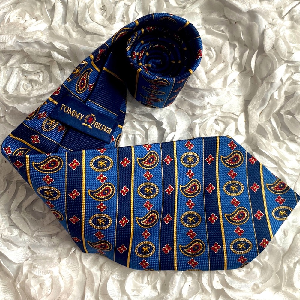 New Tommy Hilfiger silk mens stripe paisley tie